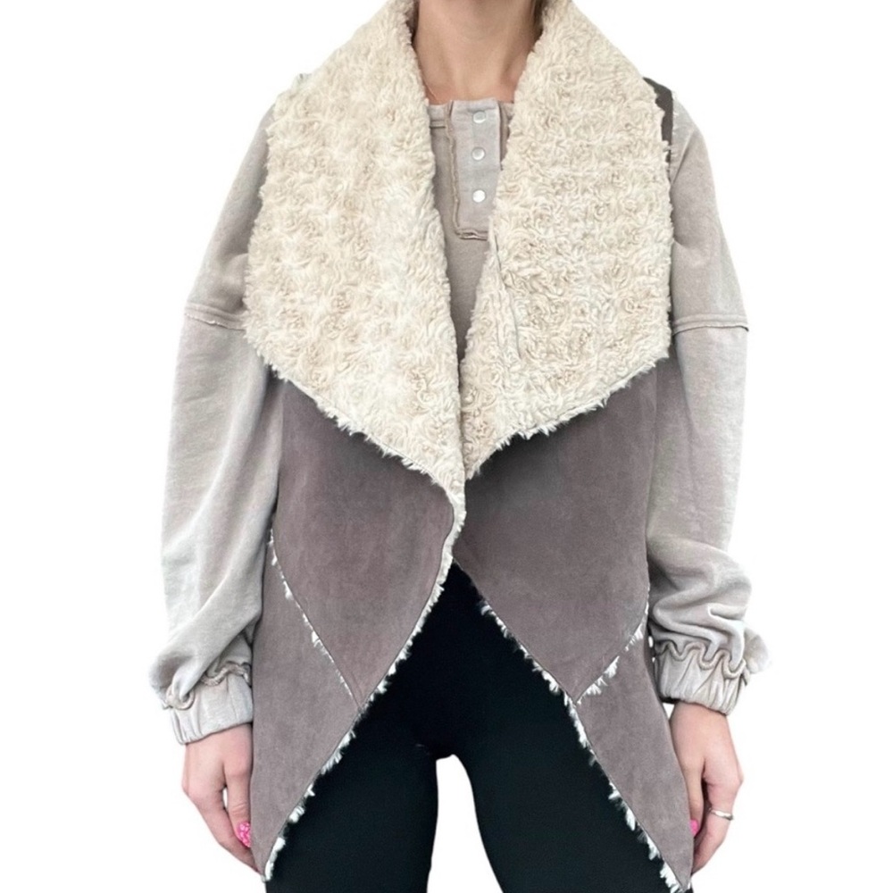 Copper Closet Grey Faux Fur & Suede Vest - Small
